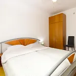 Apartments Spomenka 1432